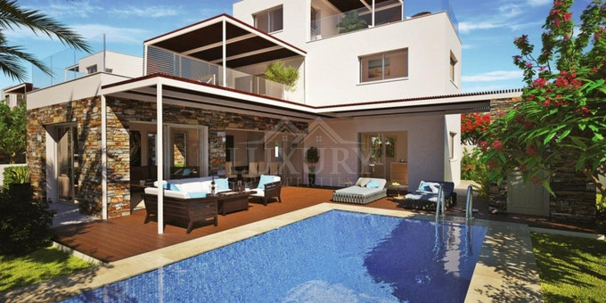 Four bedroom modern detached house with Private Swimming Pool for Sale in Geroskipou