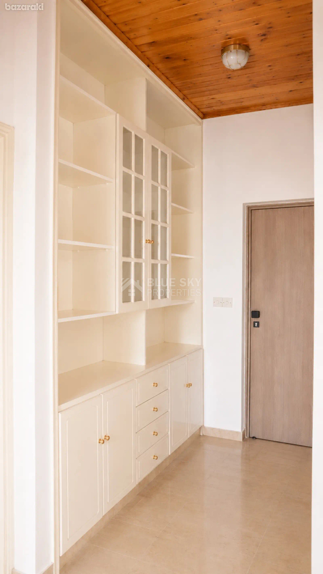 Spacious  three Bedroom Penthouse with Panoramic Views | Agia Zoni, Limassol