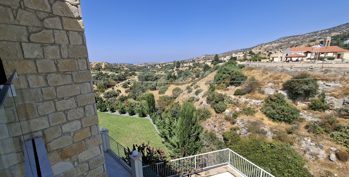 THREE BEDROOM VILLA FOR RENT