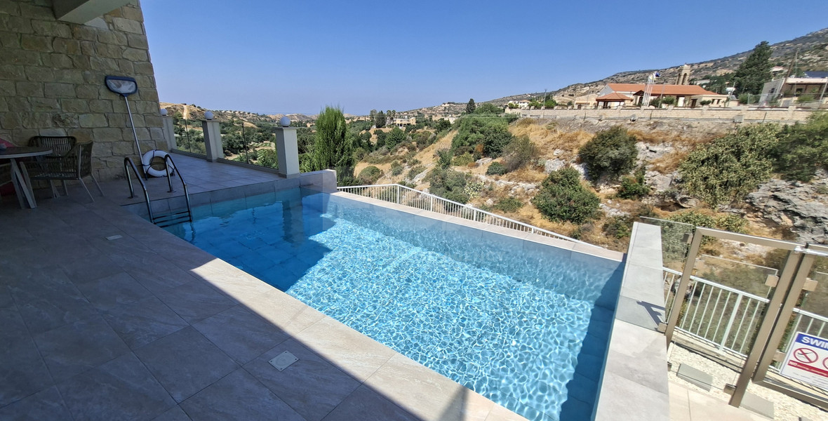 THREE BEDROOM VILLA FOR RENT