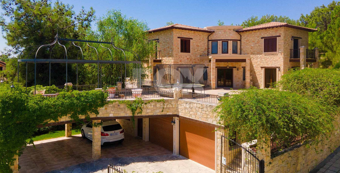 Luxurious Private Villa for Sale in Souni, Limassol