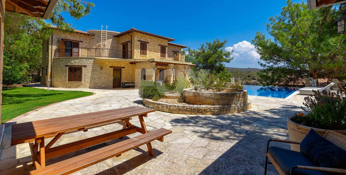 Luxurious Private Villa for Sale in Souni, Limassol