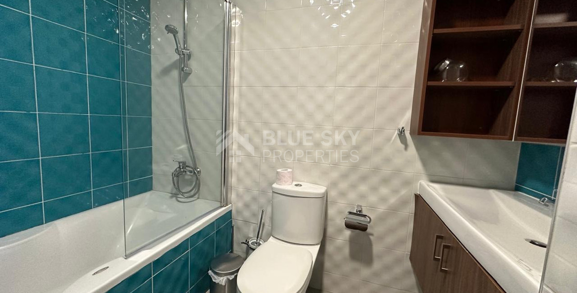 RENT: WHOLE FLOOR 3 BGEDROOM AND 2 BATHROOM APARTMENT ON SMALL BUILDING 5 APARTMENTS-MESA GEITONIA
