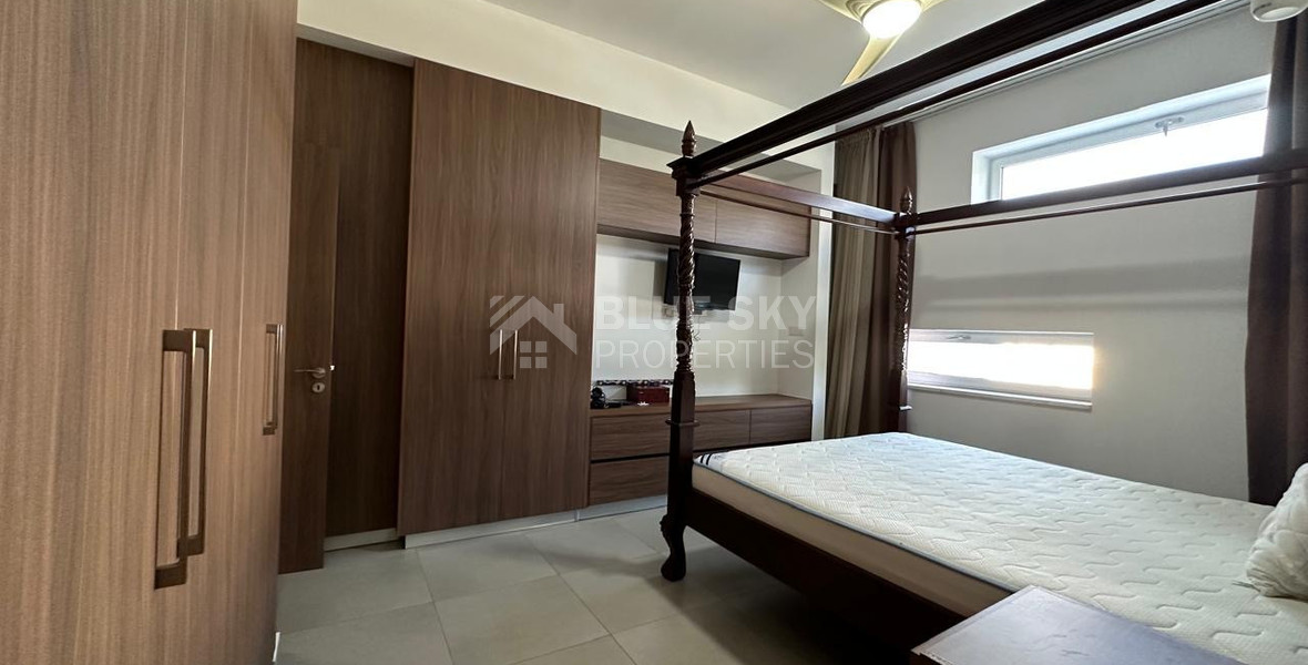 RENT: WHOLE FLOOR 3 BGEDROOM AND 2 BATHROOM APARTMENT ON SMALL BUILDING 5 APARTMENTS-MESA GEITONIA