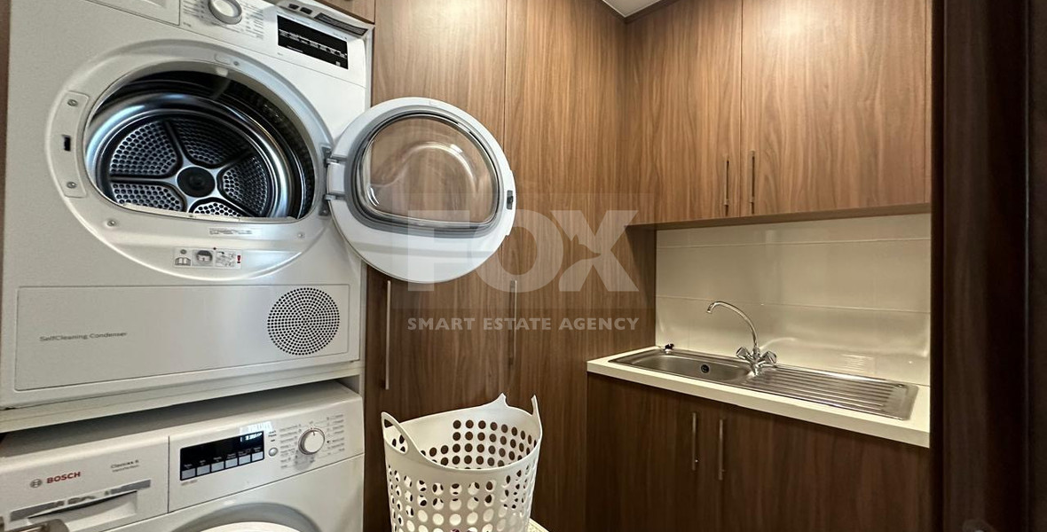 RENT: WHOLE FLOOR 3 BGEDROOM AND 2 BATHROOM APARTMENT ON SMALL BUILDING 5 APARTMENTS-MESA GEITONIA