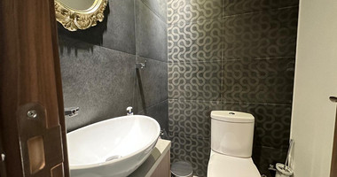 RENT: WHOLE FLOOR 3 BGEDROOM AND 2 BATHROOM APARTMENT ON SMALL BUILDING 5 APARTMENTS-MESA GEITONIA