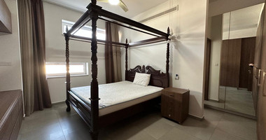 RENT: WHOLE FLOOR 3 BGEDROOM AND 2 BATHROOM APARTMENT ON SMALL BUILDING 5 APARTMENTS-MESA GEITONIA