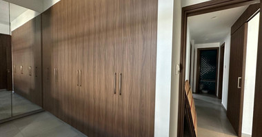RENT: WHOLE FLOOR 3 BGEDROOM AND 2 BATHROOM APARTMENT ON SMALL BUILDING 5 APARTMENTS-MESA GEITONIA
