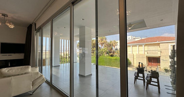 RENT: WHOLE FLOOR 3 BGEDROOM AND 2 BATHROOM APARTMENT ON SMALL BUILDING 5 APARTMENTS-MESA GEITONIA