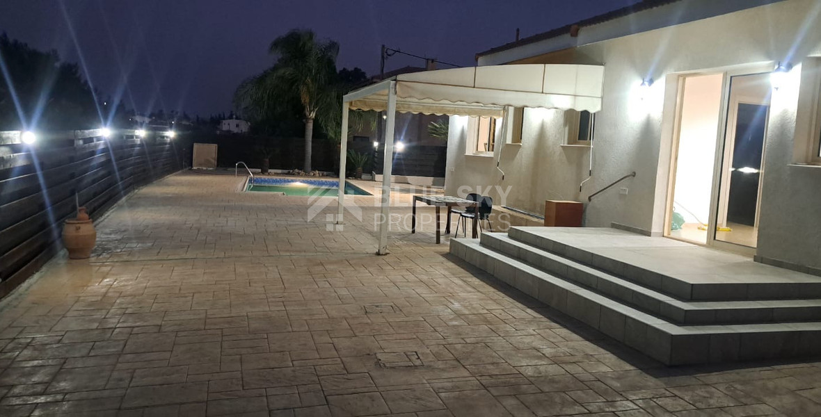 RENT: FURNSIHED 3 BEDROOM BUNGALOW WITH SWIMMING POOL IN PYRGOS.