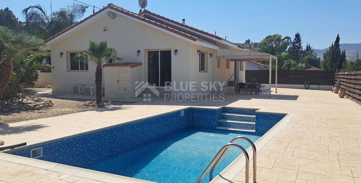 RENT: FURNSIHED 3 BEDROOM BUNGALOW WITH SWIMMING POOL IN PYRGOS.