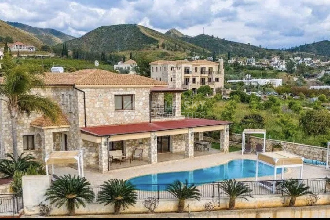 Four bedroom Villa for long term rental
