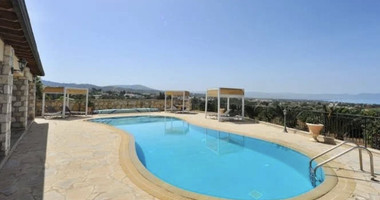 Four bedroom Villa for long term rental