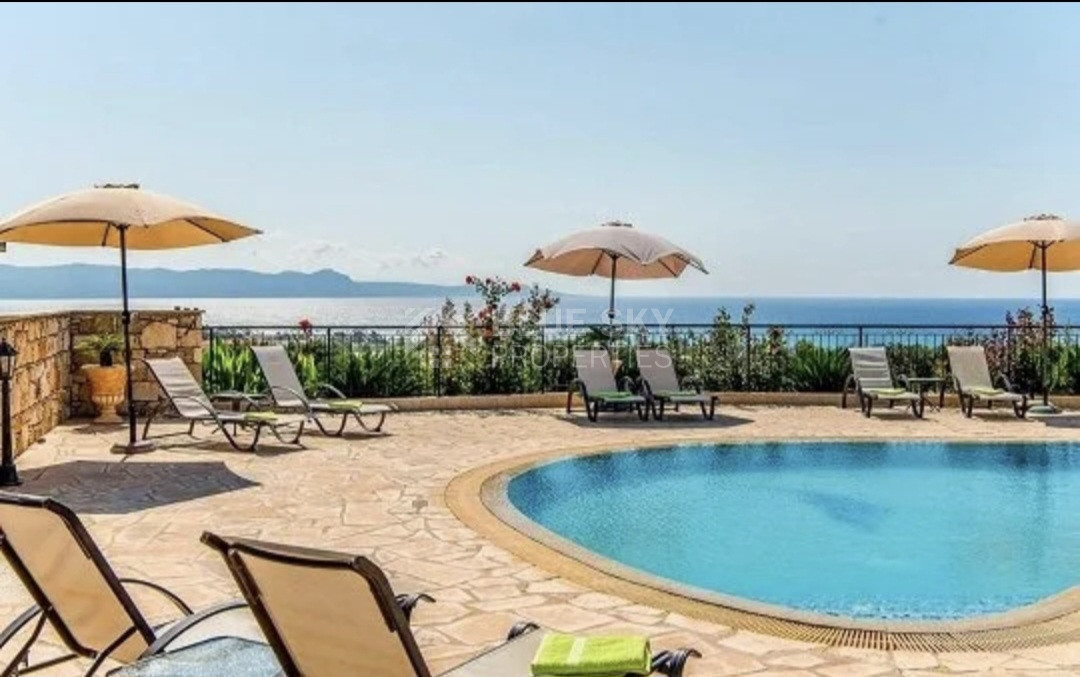 Four bedroom Villa for long term rental