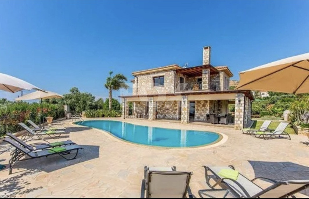 Four bedroom Villa for long term rental