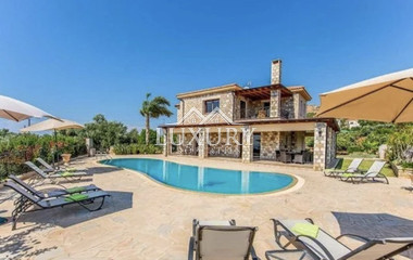 Four bedroom Villa for long term rental
