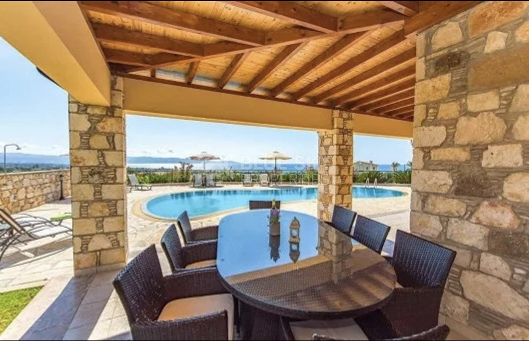 Four bedroom Villa for long term rental