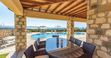 Four bedroom Villa for long term rental