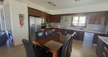 Four bedroom Villa for long term rental