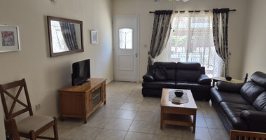 Elegant Two Bedroom Maisonette for Rent in Universal, Paphos