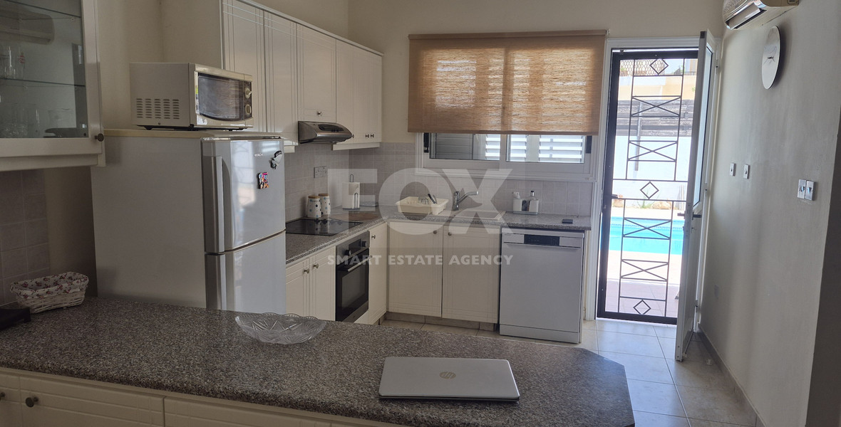 Elegant Two Bedroom Maisonette for Rent in Universal, Paphos