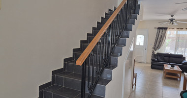 Elegant Two Bedroom Maisonette for Rent in Universal, Paphos