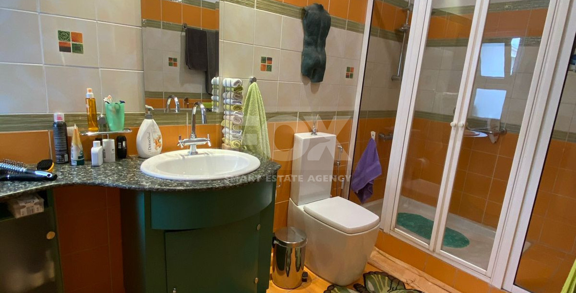 Fully Furnished One Bedroom Ground Floor Property plus 2 self contained Apartments Historical Centre