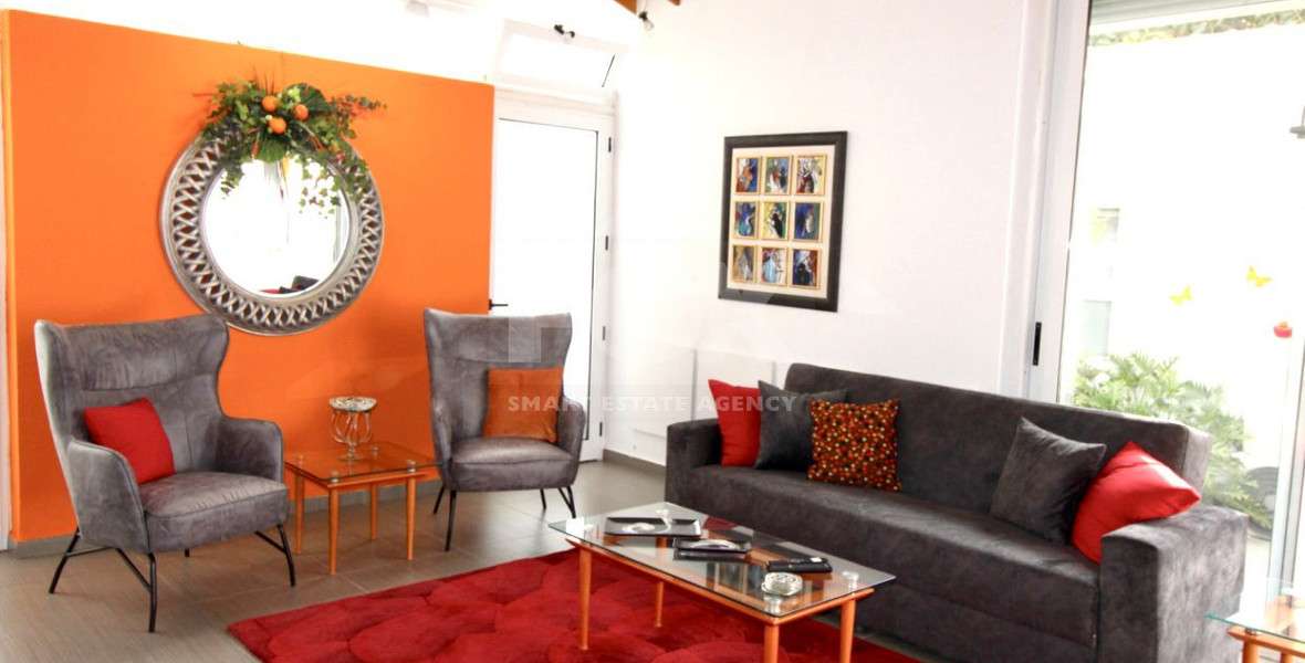 Fully Furnished One Bedroom Ground Floor Property plus 2 self contained Apartments Historical Centre