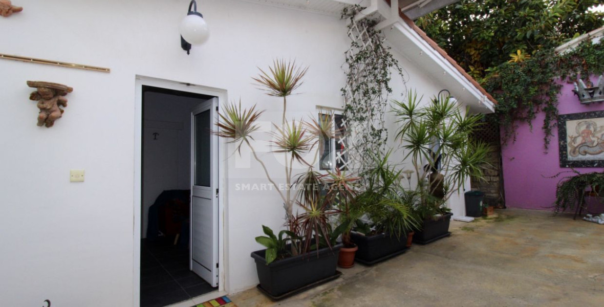 Fully Furnished One Bedroom Ground Floor Property plus 2 self contained Apartments Historical Centre