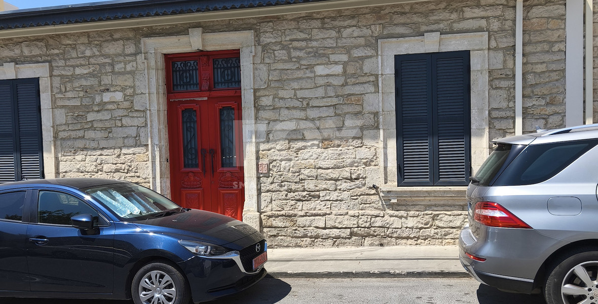 Fully Furnished One Bedroom Ground Floor Property plus 2 self contained Apartments Historical Centre