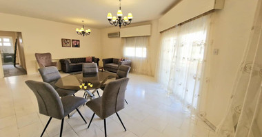 Spacious and Warm Three Bedroom Apartment for Rent a Few Steps from the Seafront in Neapoli