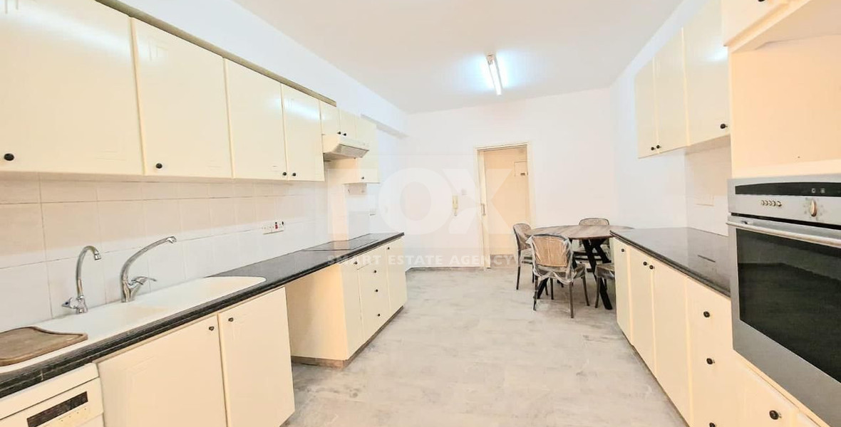 Spacious and Warm Three Bedroom Apartment for Rent a Few Steps from the Seafront in Neapoli
