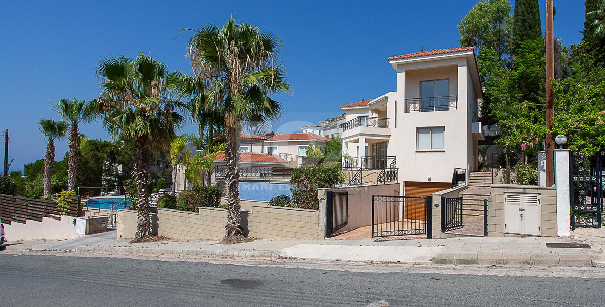 Three-Bedroom Detached Villa with Swimming Pool for Sale in Pegeia, Paphos