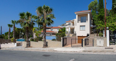 Three-Bedroom Detached Villa with Swimming Pool for Sale in Pegeia, Paphos