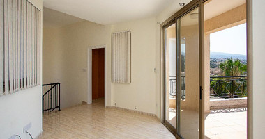 Three-Bedroom Detached Villa with Swimming Pool for Sale in Pegeia, Paphos