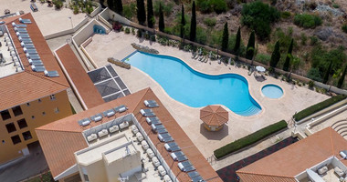 Two bedroom apartment with separate title deed in Chloraka, for sale