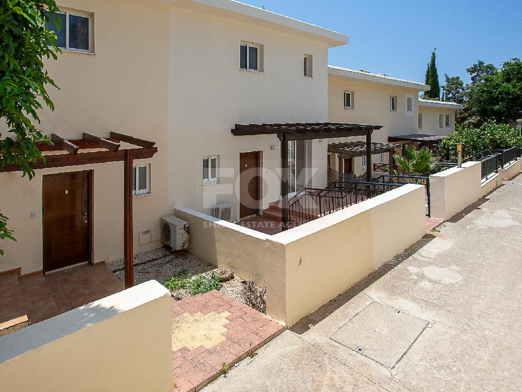 Two bedroom apartment with separate title deed in Chloraka, for sale