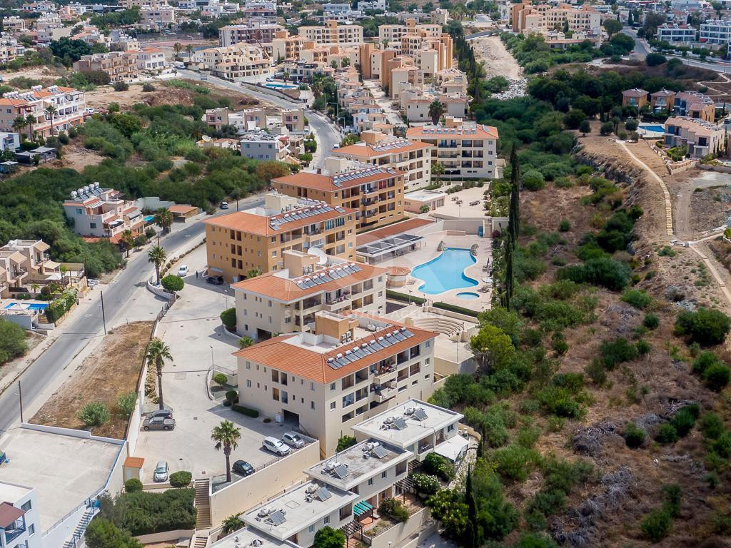 Two bedroom apartment with separate title deed in Chloraka, for sale