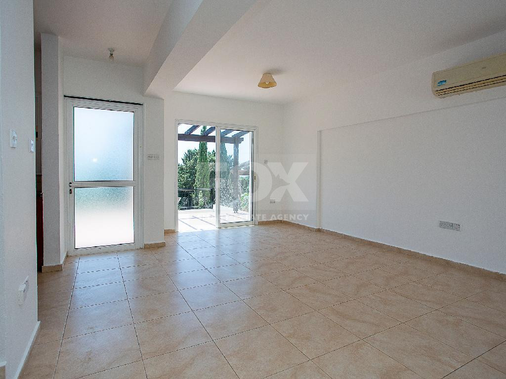 Two bedroom apartment with separate title deed in Chloraka, for sale
