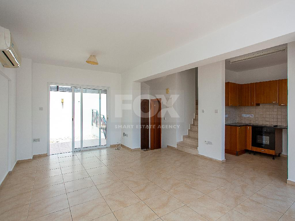 Two bedroom apartment with separate title deed in Chloraka, for sale