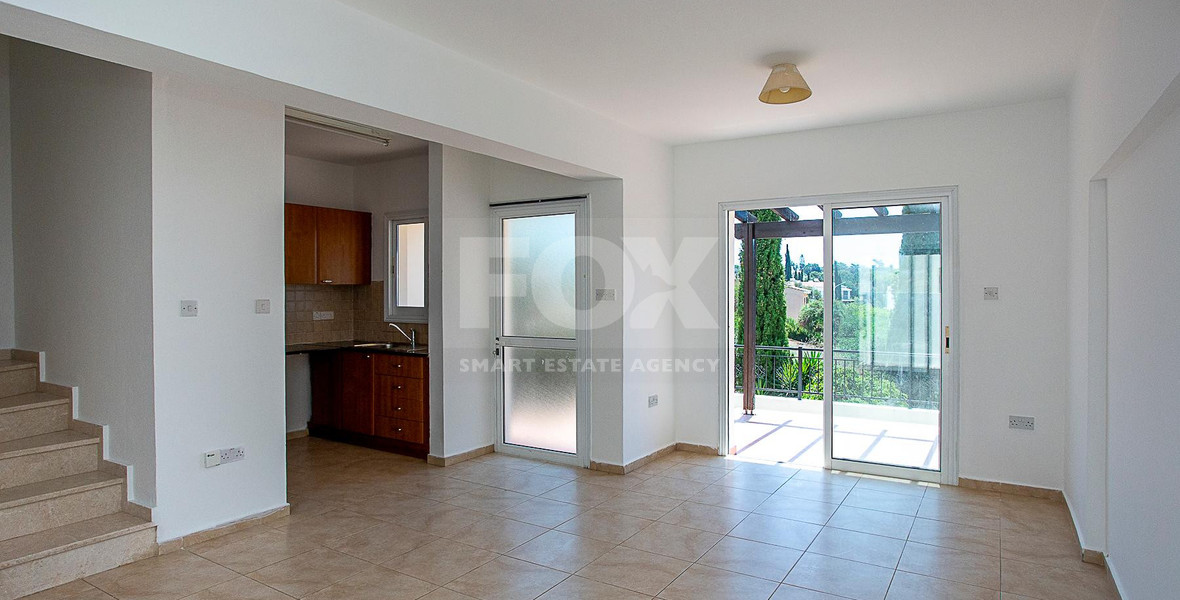 Two bedroom apartment with separate title deed in Chloraka, for sale