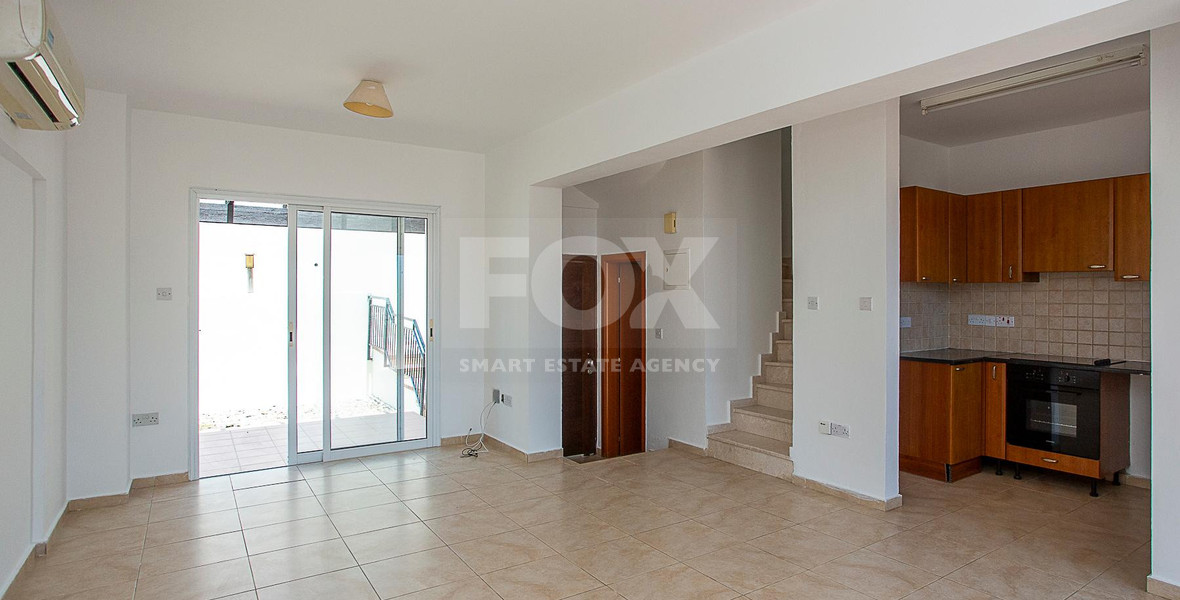Two bedroom apartment with separate title deed in Chloraka, for sale