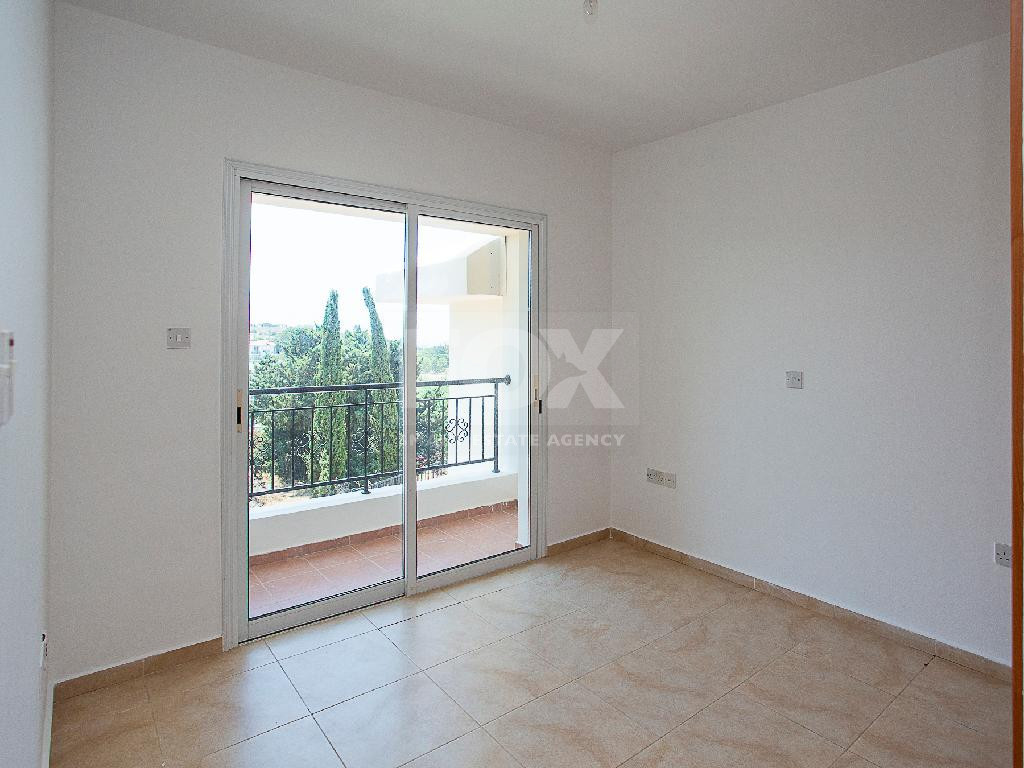 Two bedroom apartment with separate title deed in Chloraka, for sale