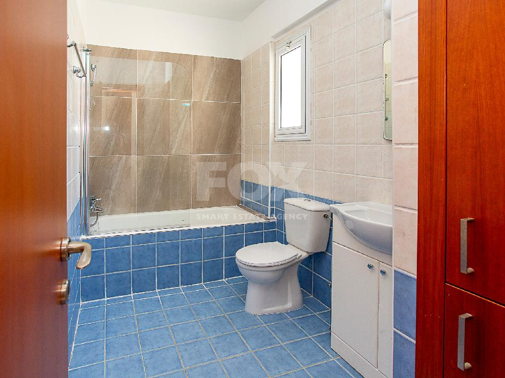 Two bedroom apartment with separate title deed in Chloraka, for sale