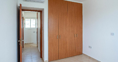 Two bedroom apartment with separate title deed in Chloraka, for sale