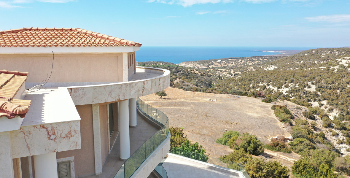 Exclusive Five-Bedroom Villa for Sale with Sea and Mountain Views in Paphos