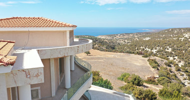 Exclusive Five-Bedroom Villa for Sale with Sea and Mountain Views in Paphos
