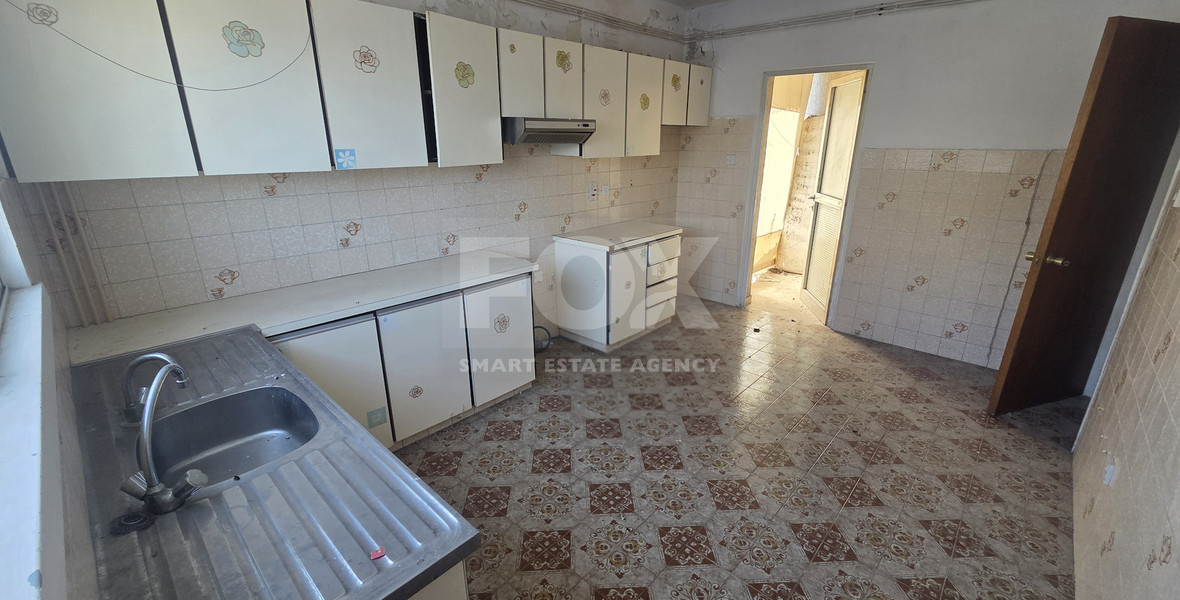 Three-Bedroom Seafront Apartment for Sale in Neapoli, Limassol | 120m² | Beachfront Location