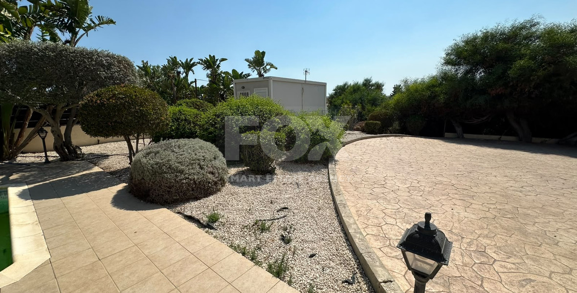 3-Bedroom Detached Villa with Swimming Pool on 780m² Plot – Monagrouli Outskirts