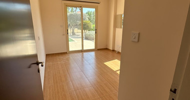 3-Bedroom Detached Villa with Swimming Pool on 780m² Plot – Monagrouli Outskirts